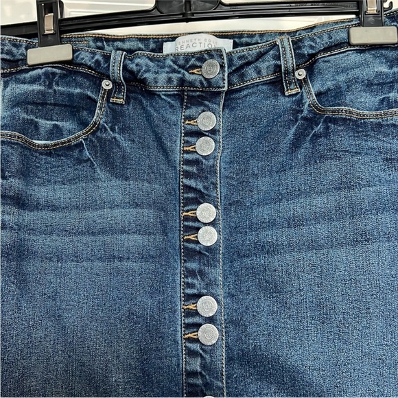 Kenneth Cole A-Line Denim Skirt with Buttons Stretch Dark Wash - Picture 3 of 7